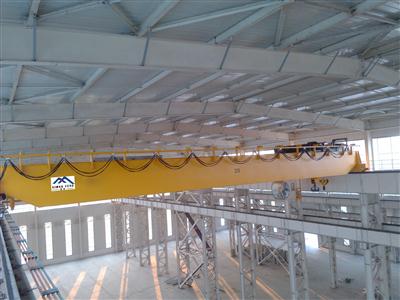 雄峰QD20-18.5m雙梁吊鉤橋式起重機(jī)
